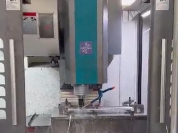 自动一体化数控加工中心